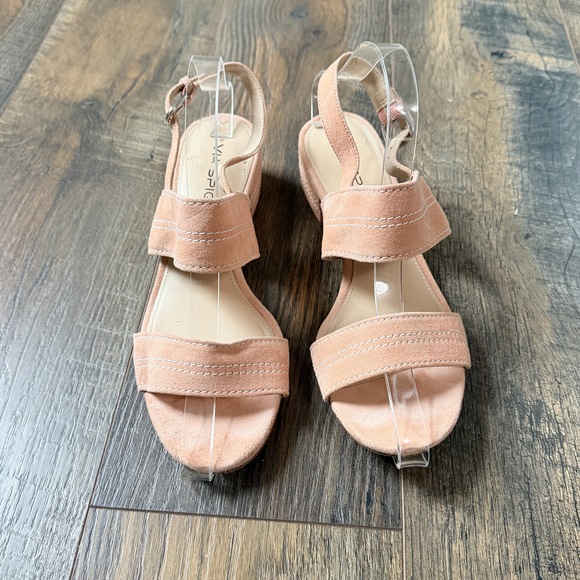 Via Spiga Sunday Church Shoes soft pastel pink suede low height sandals 7.5 - Picture 2 of 6